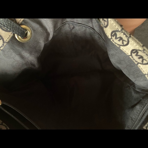 Used Authentic Michael Kors Tote - Picture 6 of 9